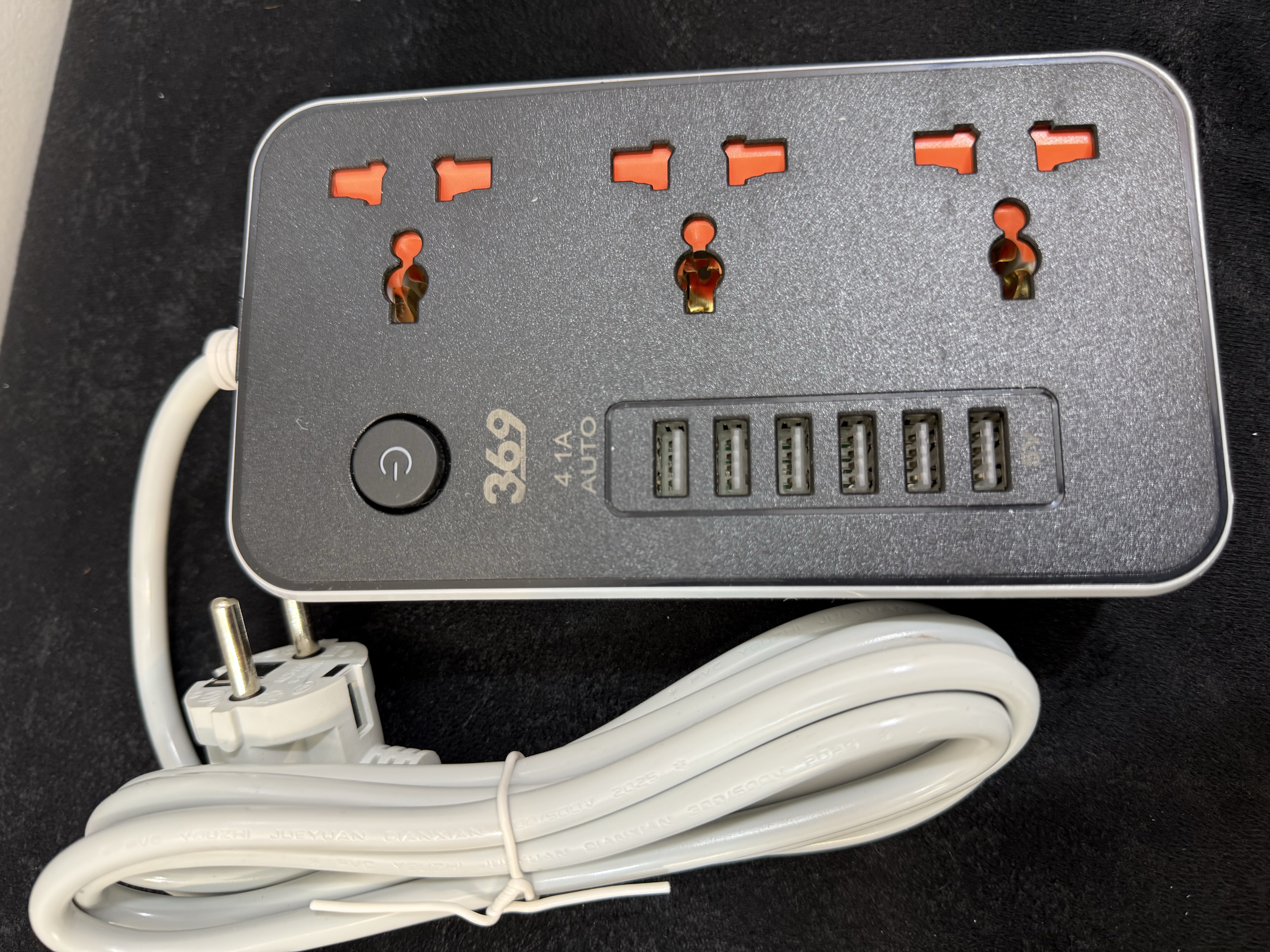 چند راهی برق مدل z64 دارای 6پورت USB رنگ مشکی