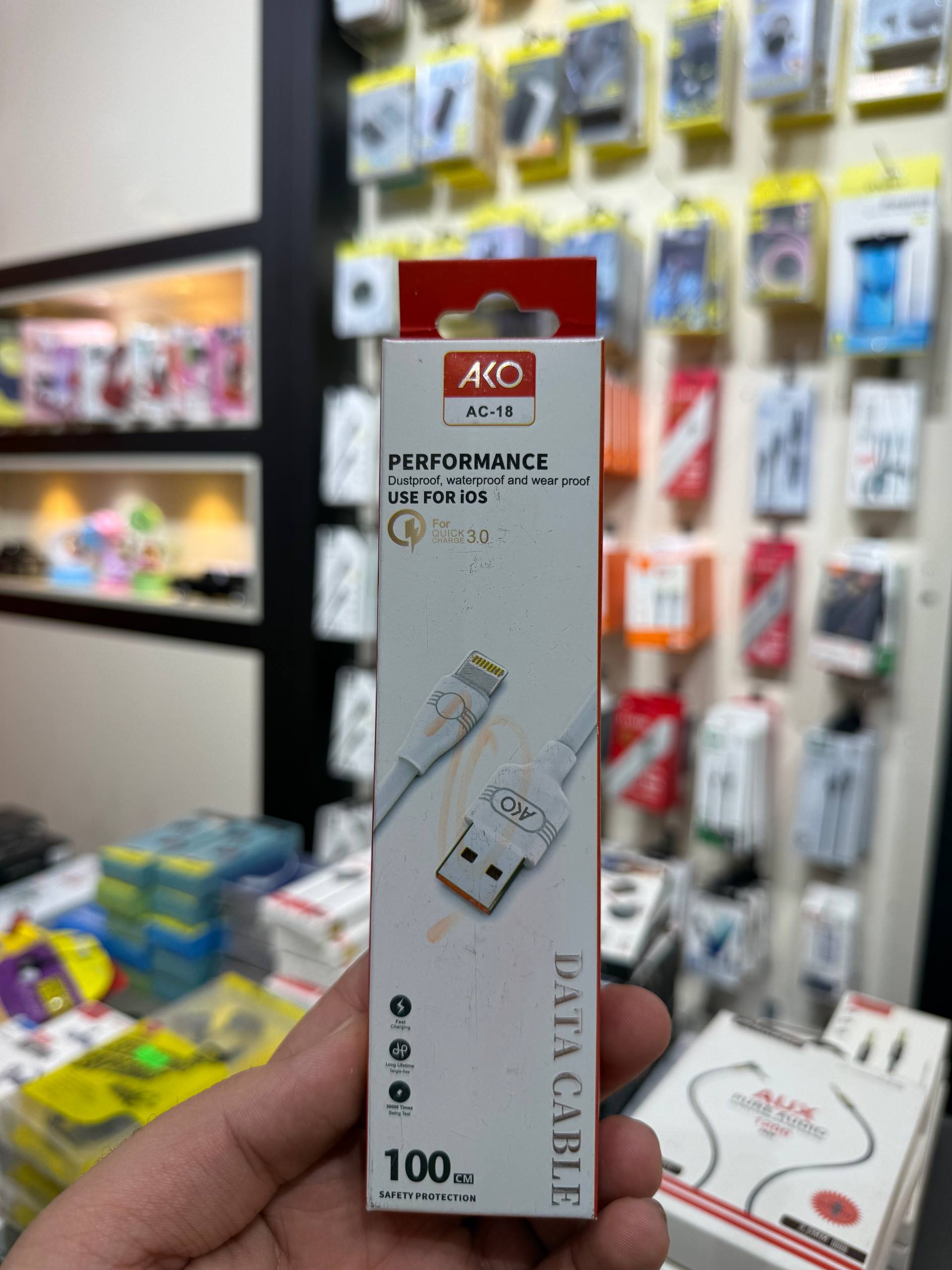 کابل شارژ آیفون آکو مدل AC-18 طول 1 متر