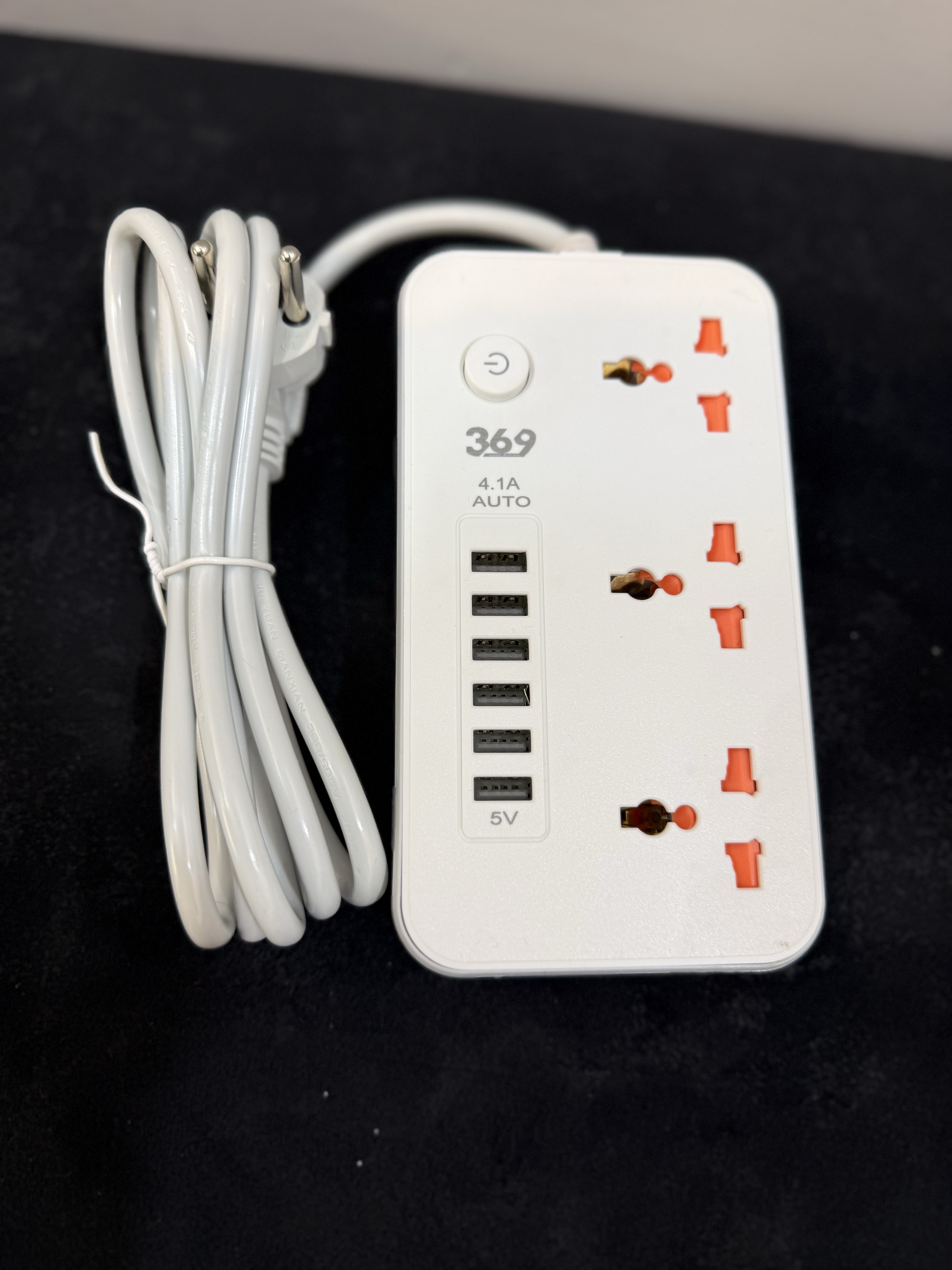 چند راهی برق مدل z64 دارای 6پورت USB رنگ سفید